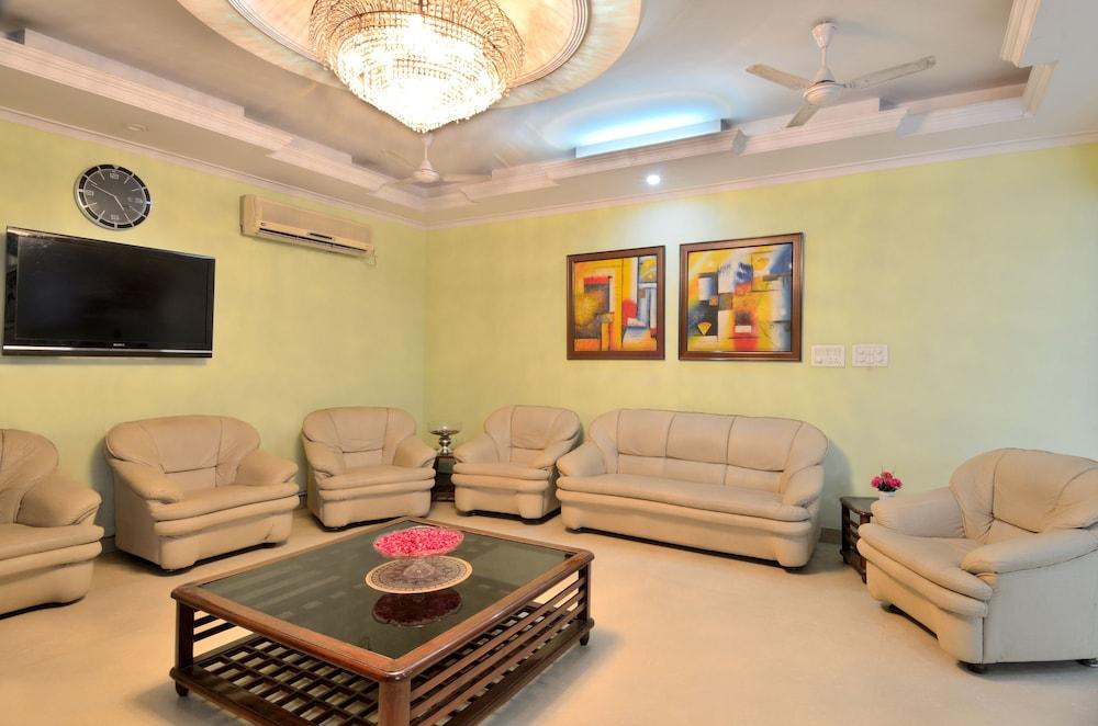 Hotel Pablas International, New Delhi, Near Metro Kültér fotó