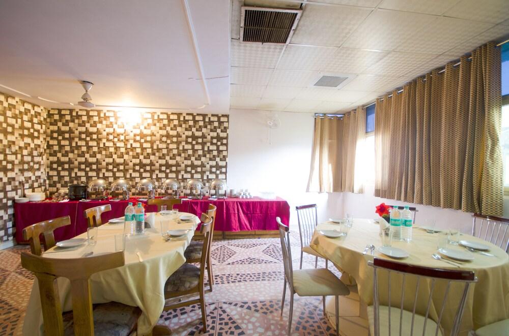 Hotel Pablas International, New Delhi, Near Metro Kültér fotó
