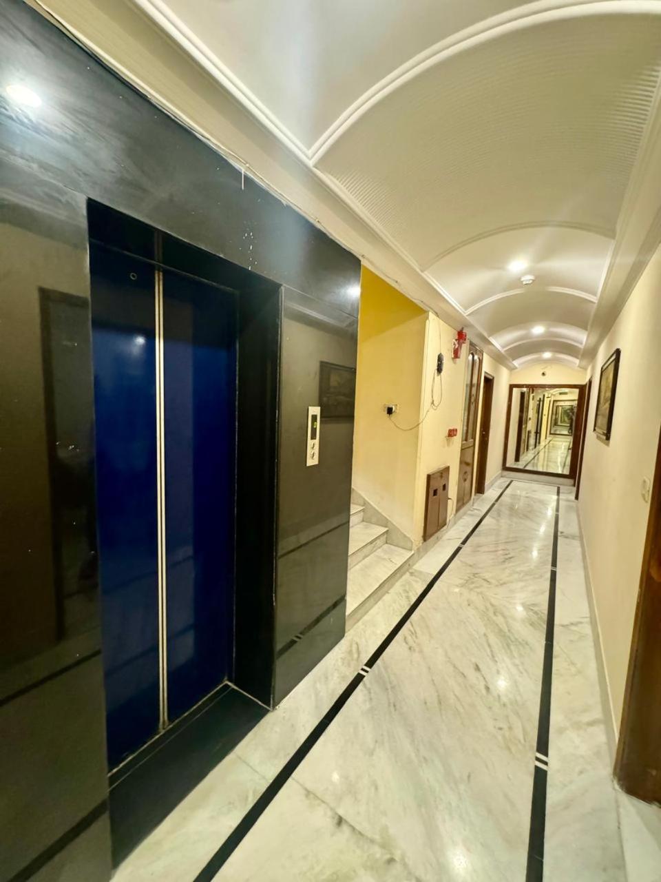 Hotel Pablas International, New Delhi, Near Metro Kültér fotó