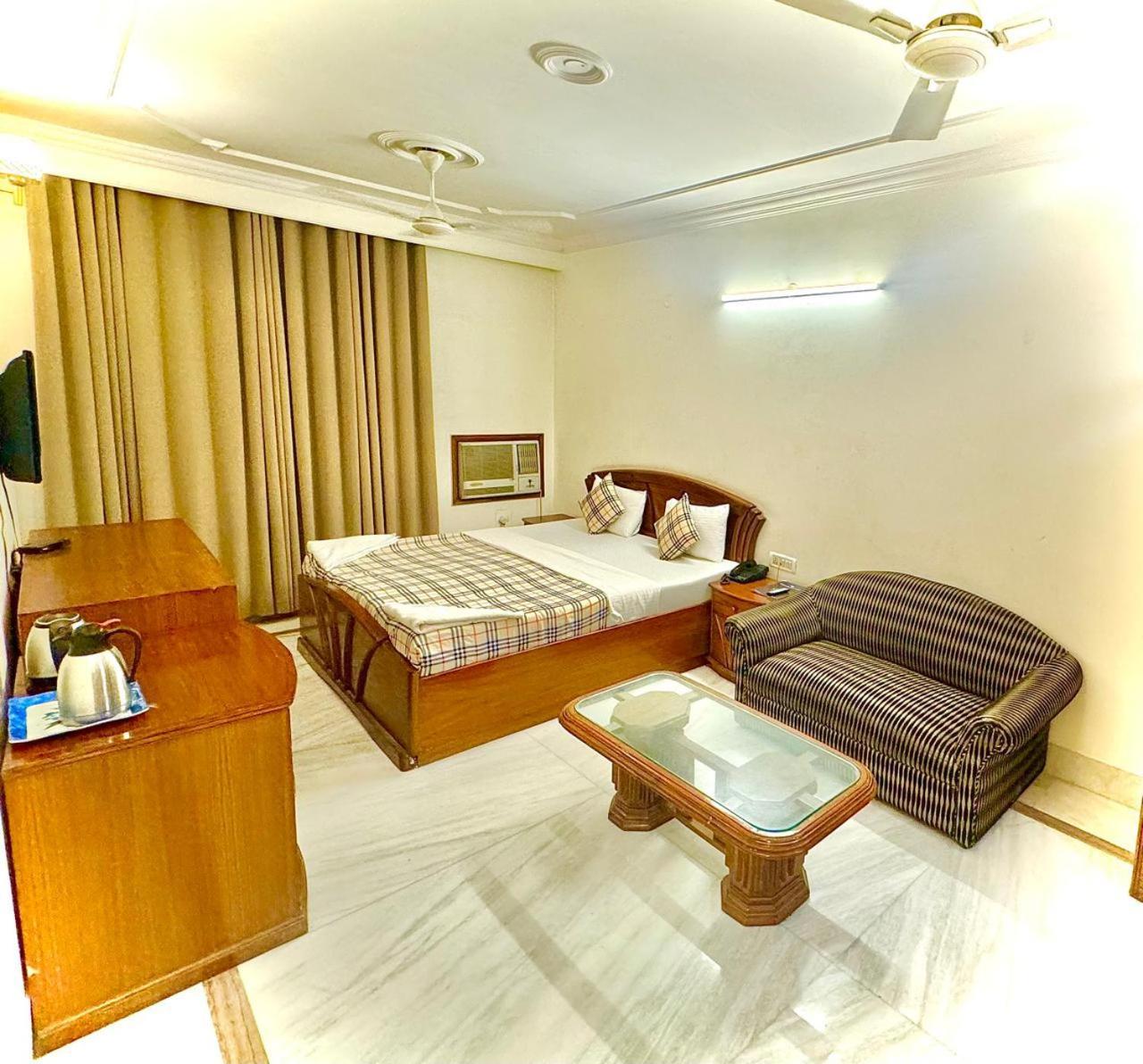 Hotel Pablas International, New Delhi, Near Metro Kültér fotó