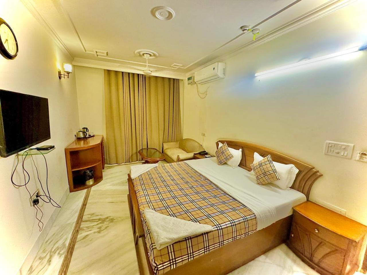 Hotel Pablas International, New Delhi, Near Metro Kültér fotó
