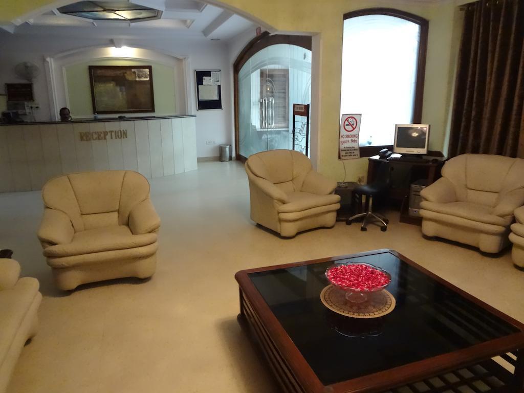Hotel Pablas International, New Delhi, Near Metro Kültér fotó